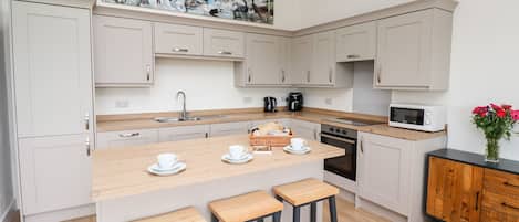 Réfrigérateur, lave-vaisselle