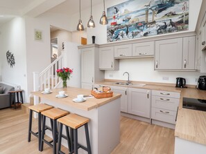 Fridge, dishwasher, cookware/dishes/utensils