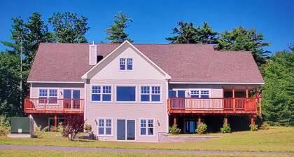 Lake Winnipesaukee, Boat Dock, Summer Hot Tub and Game Room