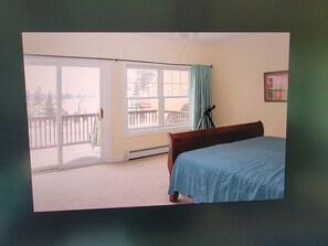 8 bedrooms, iron/ironing board, WiFi, bed sheets - Lake Winnipesaukee,  Boat Dock, Summer Hot Tub and Game Room (Laconia)