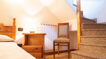 2 bedrooms, iron/ironing board, travel crib, free WiFi