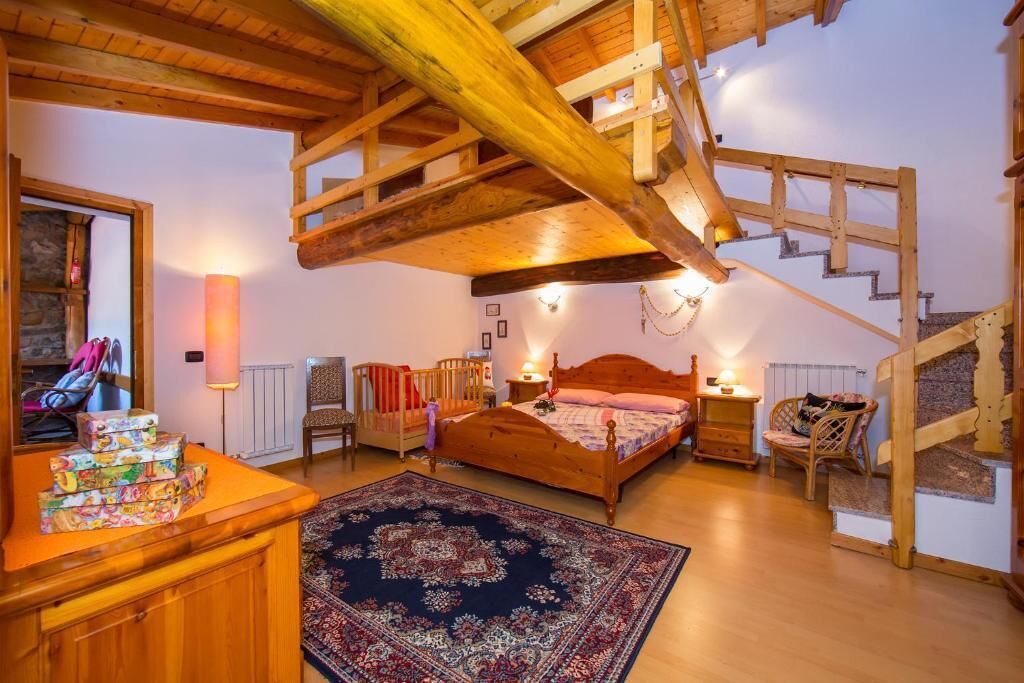 2 bedrooms, iron/ironing board, travel crib, free WiFi