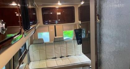 28 North Extended Stay Suites!! pickleball, hot tubs and game room + pool tables