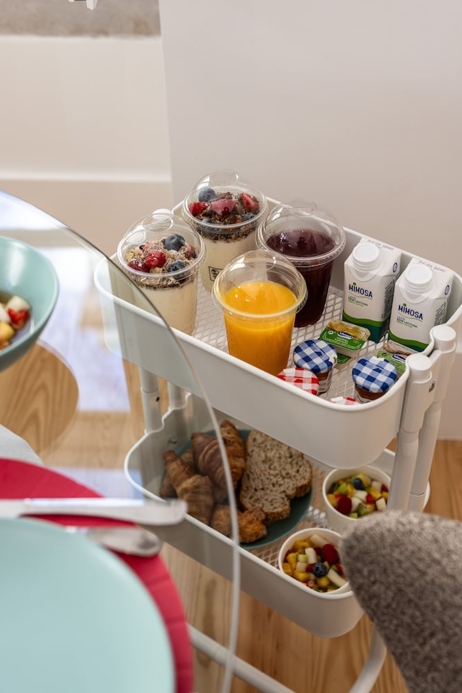 The House on the Pink Street by null