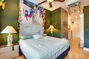 3 bedrooms, iron/ironing board, free internet, bed sheets