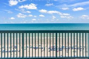 Beach nearby - 4BR Oceanfront • Amazing Views • Pools • North Myrtle (North Myrtle Beach)