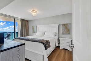 4 bedrooms, in-room safe, iron/ironing board, free WiFi - 4BR Oceanfront • Amazing Views • Pools • North Myrtle (North Myrtle Beach)