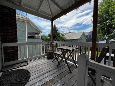 Perfectly Located Private Apartment