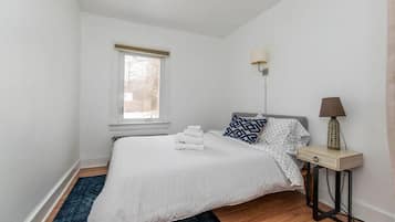 3 slaapkamers, een strijkplank/strijkijzer, reisbedje, wifi