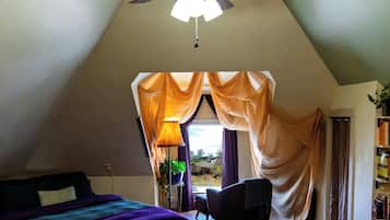 1 bedroom, iron/ironing board, travel crib, WiFi