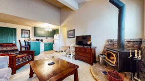 Téléviseur, foyer, lecteur de DVD