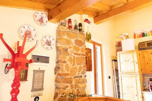 Interior - [Apartment in the Romantic Courtyard] Lake Lugano (Brusimpiano)