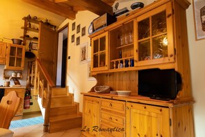 Interior - [Apartment in the Romantic Courtyard] Lake Lugano (Brusimpiano)