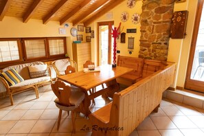 Dining - [Apartment in the Romantic Courtyard] Lake Lugano (Brusimpiano)