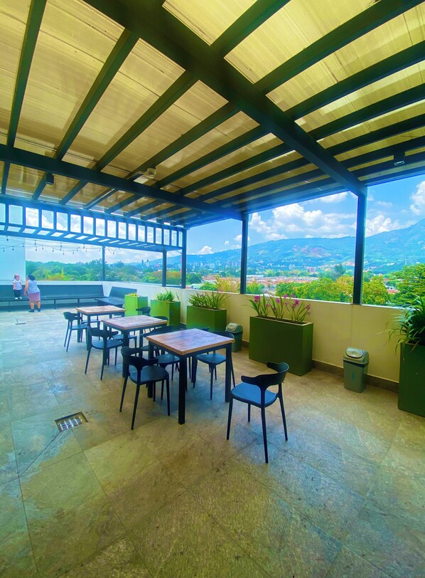 Outdoor dining - Apartamento Lindo y Acogedor P (San Salvador)