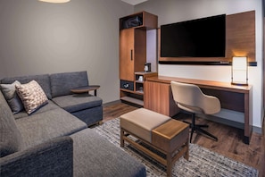 55-inch Smart TV with digital channels - Hyatt Place Nashville Green Hills (Nashville)