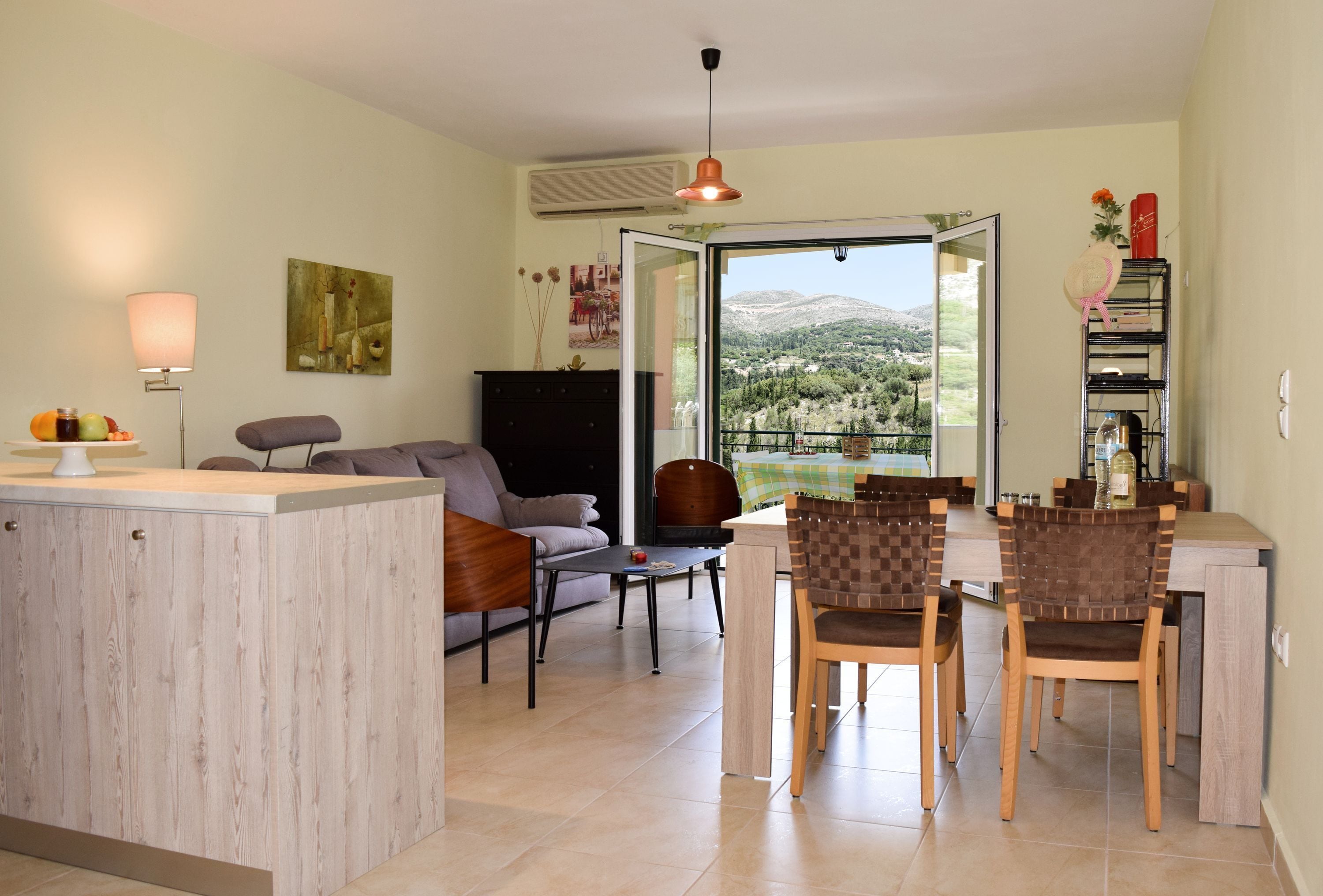 公寓, 吸烟房 | 8 多间卧室、隔音