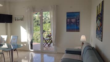 House, Smoking | 8 bedrooms, soundproofing
