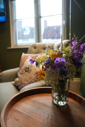 Deluxe Double Room | Living area