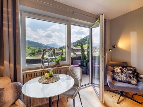 Alpine's Nest studio apartment with mountain views