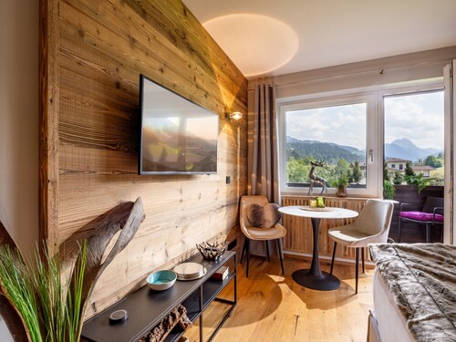 Alpine's Nest studio apartment with mountain views
