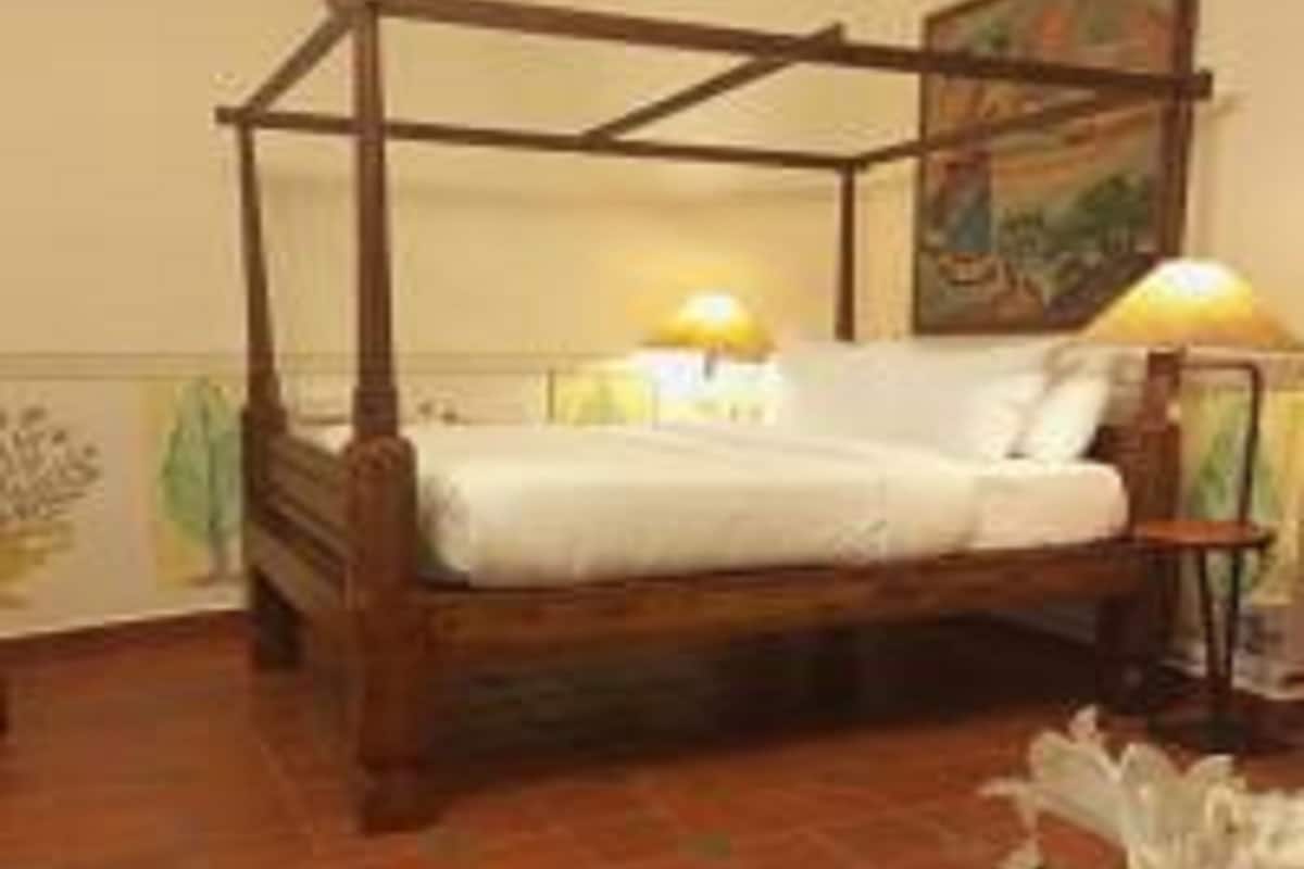 1 bedroom, premium bedding, desk, free WiFi