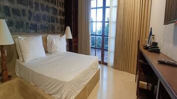 Grand Villa | 1 bedroom, premium bedding, desk, free WiFi