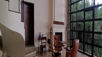 Grand Villa | Premium bedding, desk, free WiFi, bed sheets