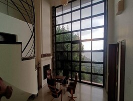 Vila grand | Roupas de cama premium, escrivaninha, Wi-Fi de cortesia, roupa de cama