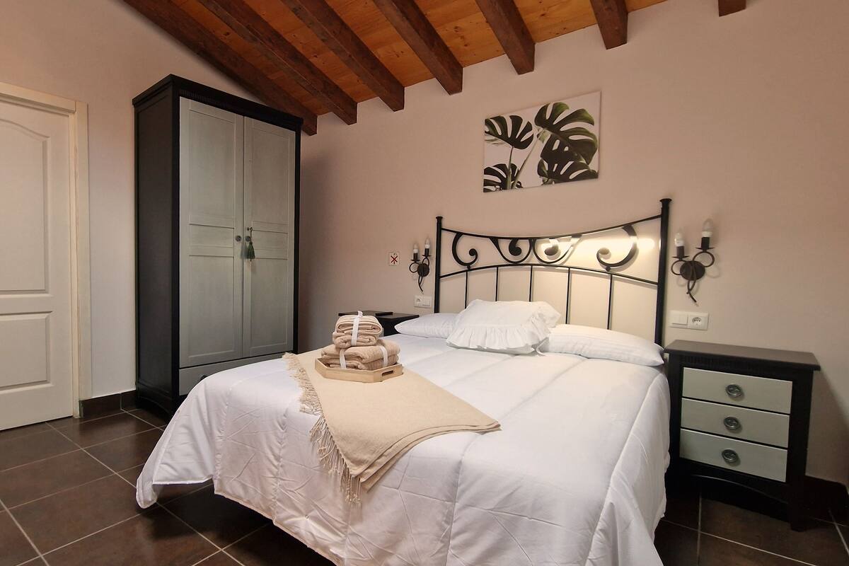 Basic Room | Free WiFi, individually furnished