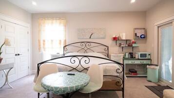 1 camera, una scrivania, ferro/asse da stiro, Wi-Fi gratuito