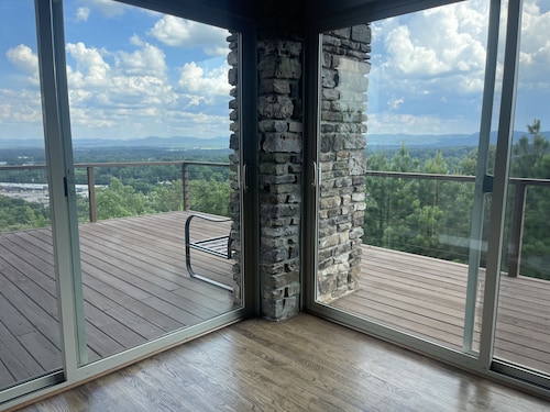 Ultra modern luxury home overlooking the city of Mena