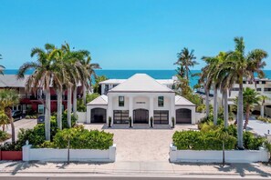 Exterior - Fabulous one of a kind direct beach/gulf front home-Sleeps 12 (Redington Beach)