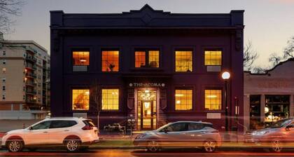 Kaitlin Ziesmer Art Suite 207