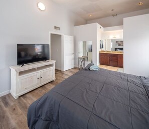 4 bedrooms, desk, iron/ironing board, travel cot