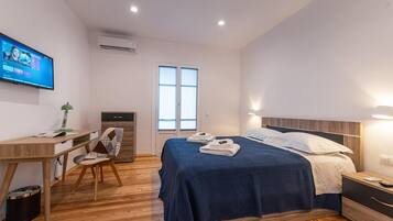 Villa | 36 bedrooms, desk, soundproofing