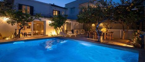 36 多间卧室、办公桌、隔音