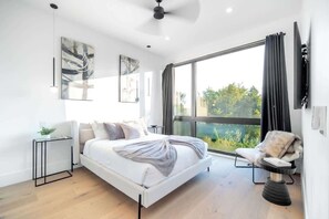 4 Schlafzimmer, Schreibtisch, Bügeleisen/Bügelbrett, kostenloses WLAN