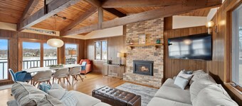 Cedar Lake getaway with sauna - cozy fireplace!