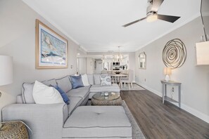 智能电视、壁炉