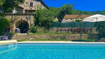 Piscine extérieure