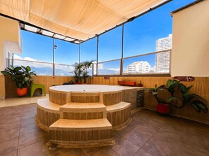 Bain à remous intérieur