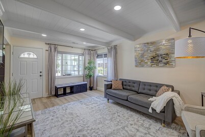 Luxe Spacious Remodeled House in Silicon Valley