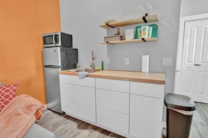 Studio Suite | Private kitchenette | Coffee/tea maker, dining tables - Seaside Escape (Fort Walton Beach)