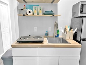 Studio Suite | Private kitchenette | Coffee/tea maker, dining tables - Seaside Escape (Fort Walton Beach)