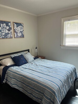 3 bedrooms, in-room safe, desk, iron/ironing board