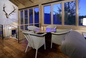 Outdoor dining - Mountain Majesty (Crested Butte)