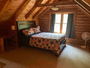 3 bedrooms, desk, iron/ironing board, travel cot