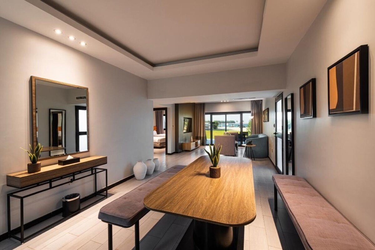Villa Two bed room + Living garden view