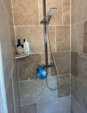 Douche, séchoir à cheveux